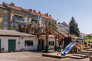 Recetas Urbanas, Allesbrücke, Milennehák és Miértnék: OFF-Spielplatz, documenta fifteen, Ahoi, Kassel, 2022,