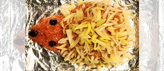 Mettigel © Detail © Boris Kumicak + Kai Namslau, Public domain, via Wikimedia Commons Mettigel