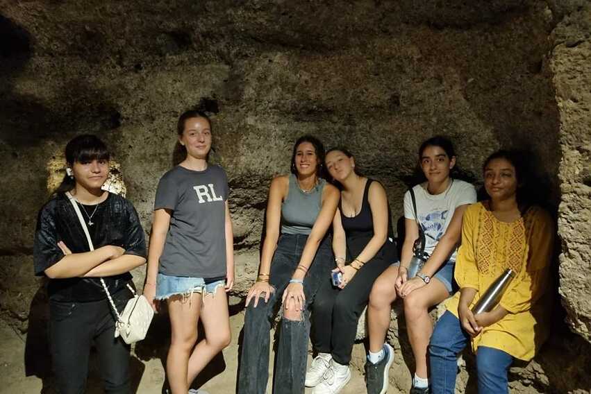 in der Burghöhle