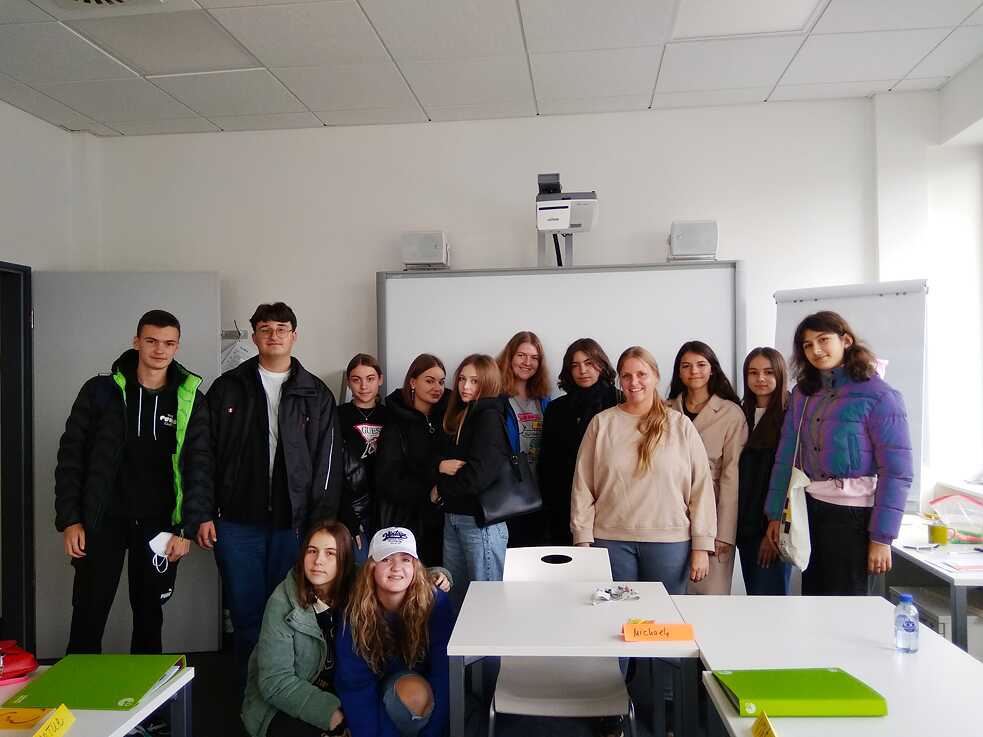 Schülergruppe im Klassenzimmer