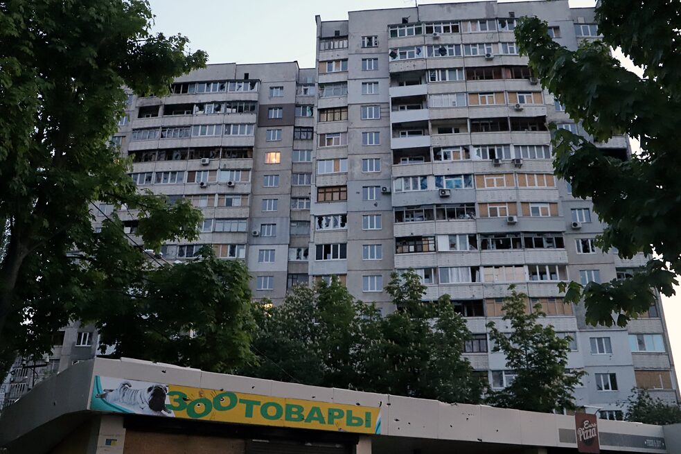 Харків, травень 2023 року: Незважаючи на масовані ракетні обстріли в район Північна Салтівка повернулося життя.