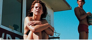 Zwei Menschen am Pool