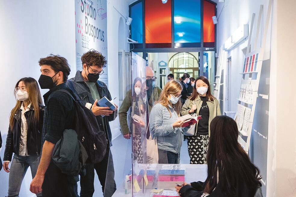 10 Jahre Kulturakademie Tarabya im Kunsthaus Kreuzberg/Bethanien in Berlin.