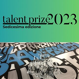 Grafik des Talentpreises 2023 und Foto des Werks "The Last Wall" von Aldo Runfola