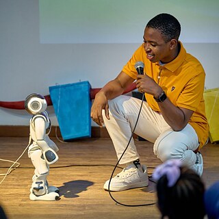 Robot in Residence Kamerun