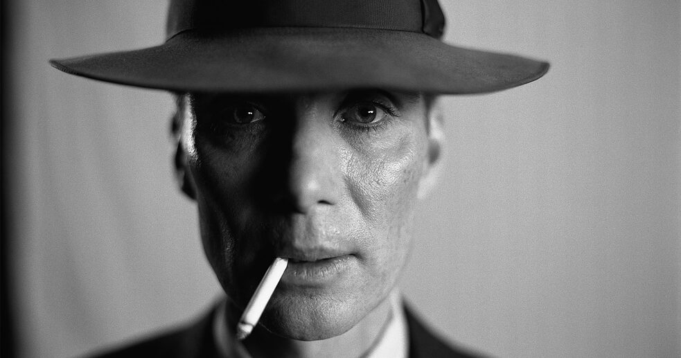 Cillian Murphy v roli J. Roberta Oppenheimera