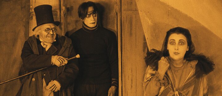 Scene fra filmen "Das Cabinet des Dr. Caligari".