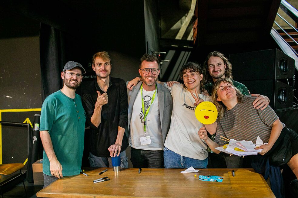 Gruppenfoto mit ok.danke.tschüss in São Paulo