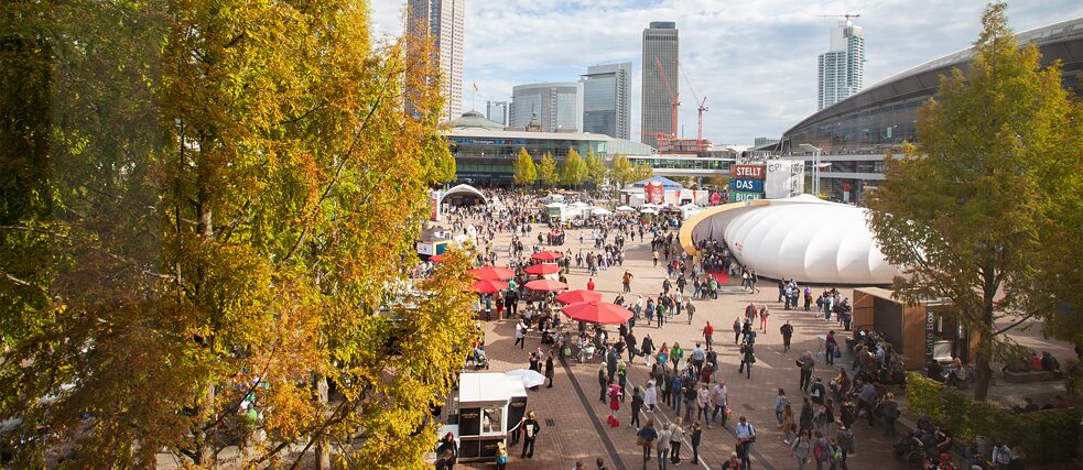 L’“Agora”, cuore della Fiera, alla Frankfurter Buchmesse 2022.