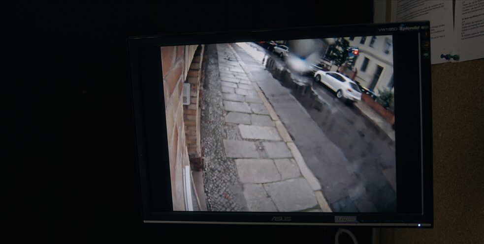 Snímek z bezpečnostní kamery na synagoze v Halle