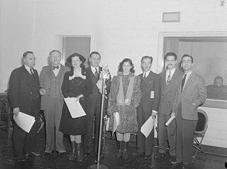 Comédiens faisant partie de la distribution du radioroman « Un homme et son péché » de Claude-Henri Grignon diffusé par les studios de C.B.C. à Montréal.
