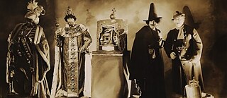 Ein Standbild aus dem Film Das Wachsfigurenkabinett 