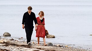 Томас Шуберт, Паула Бер (зліва направо) у «Полум'яне небо» (2023)