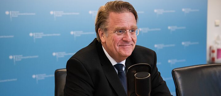 Martin Kotthaus, außerordentlicher und bevollmächtigter Botschafter der Bundesrepublik Deutschland beim Königreich Belgien, beim Interview zum 30-järigen Jubiläum des Europanetzwerk Deutsch
