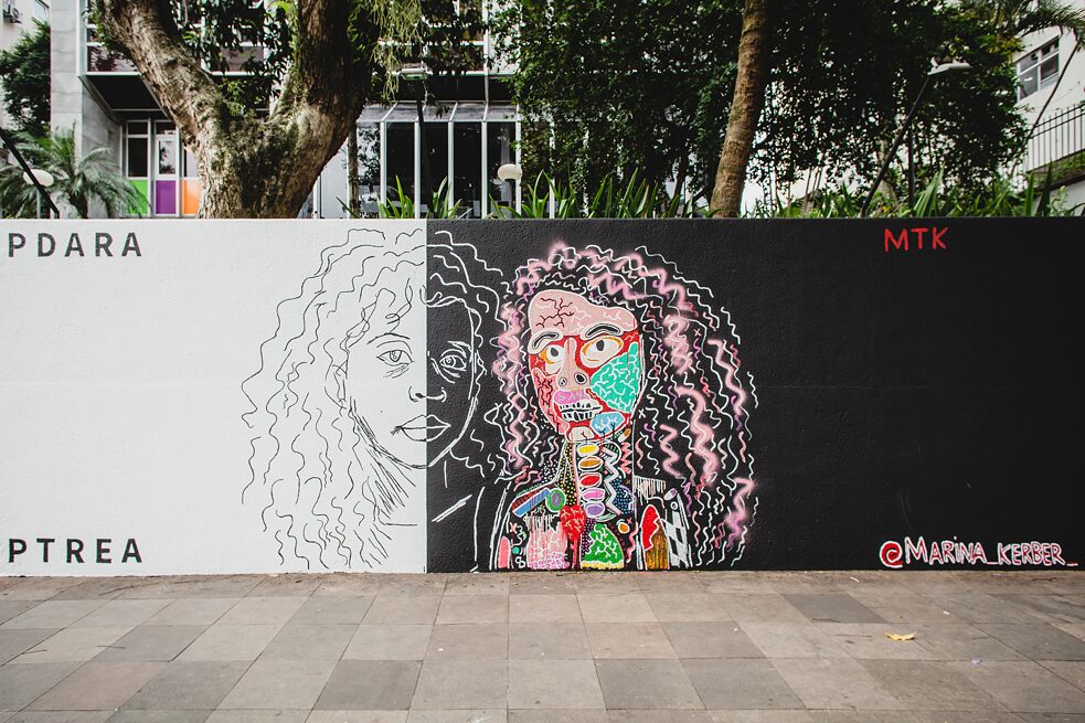 Kunstlerische Intervention auf der Wand des Instituts von Marina Kerber 