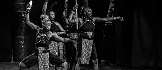Un groupe de danseuses