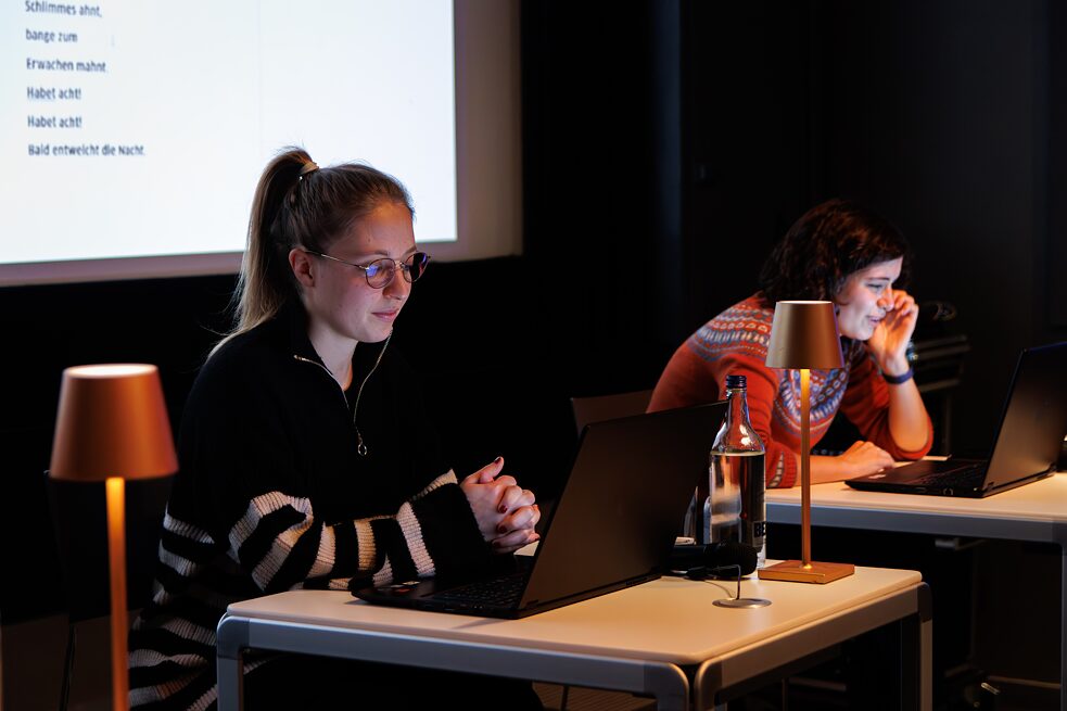 Janiça Hackenbuchner testet Google Translate an Wagners Text