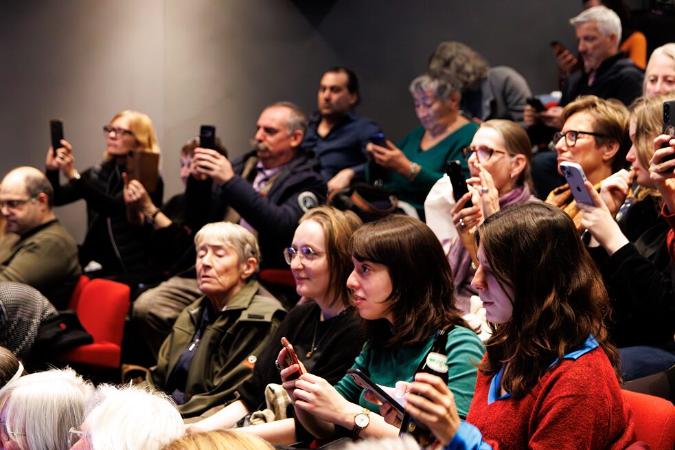 Publikumsabstimmung: Wer hat es besser übersetzt?