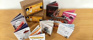 Hosentaschenbücher | Foto (Ausschnitt): © Conrad Doberauer