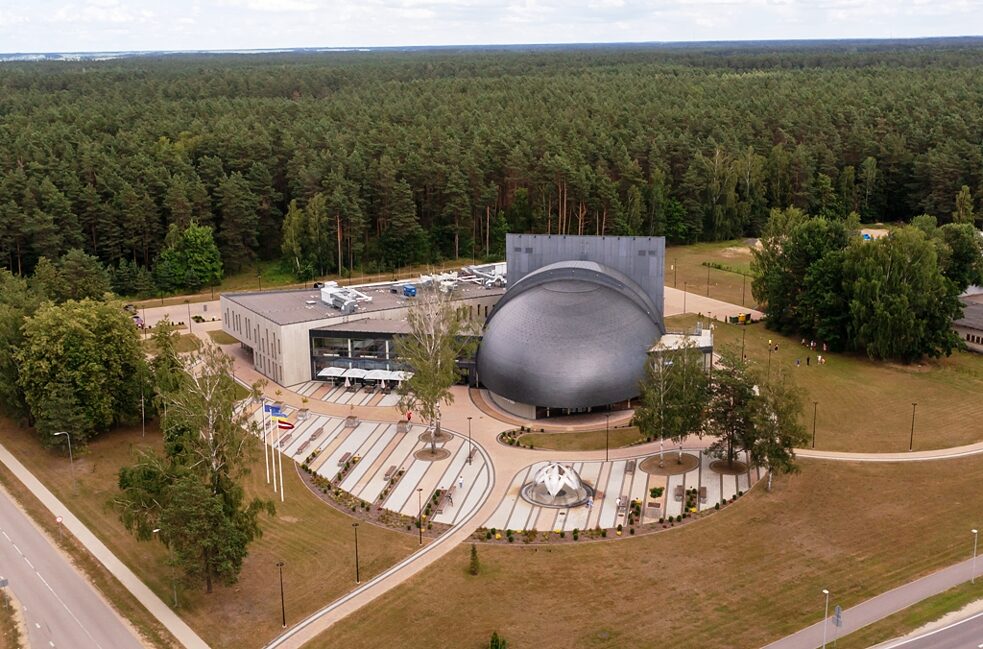 Ulbrokas novada kultūras centrs “Ulbrokas Pērle”.