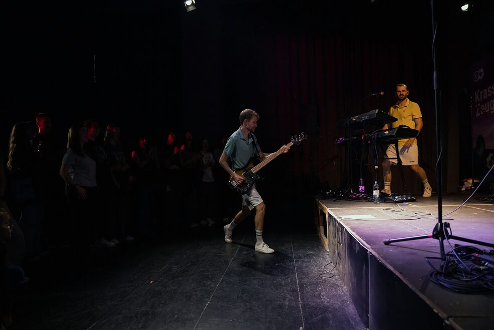 ok.danke.tschüss auf der Bühne