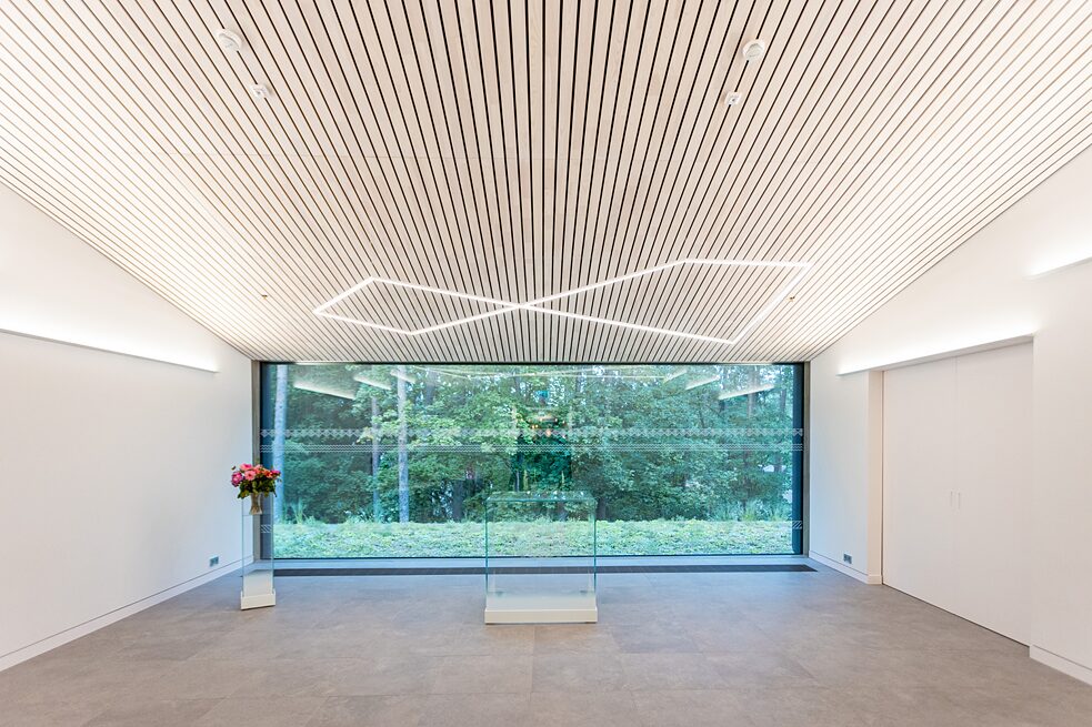 Bibliotēkā izvietotā Ogres novada Dzimtsarakstu nodaļa.