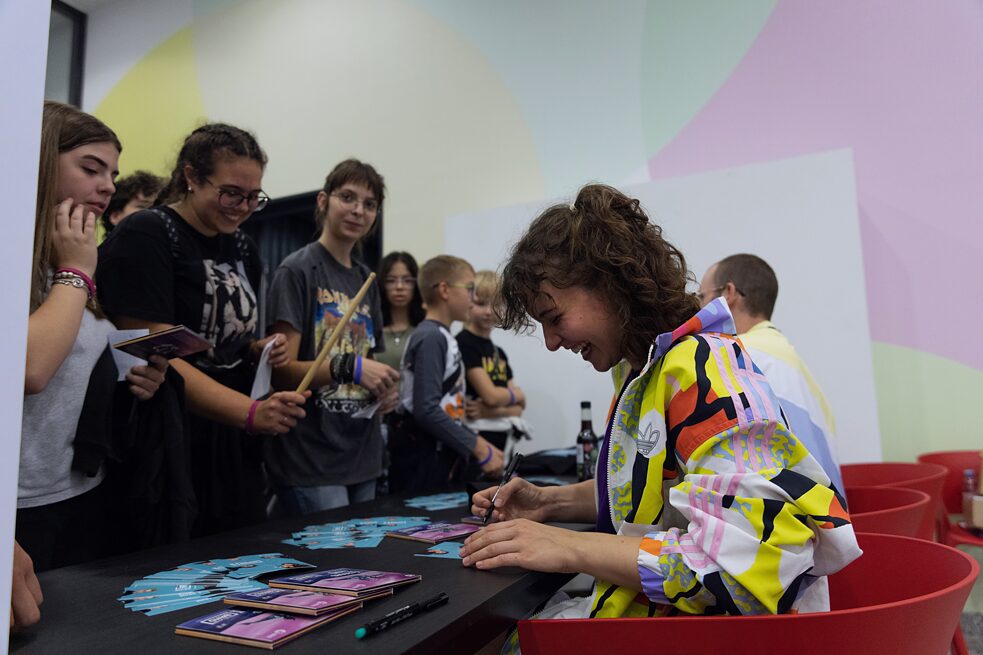 ok.danke.tschüss gibt Autogramme