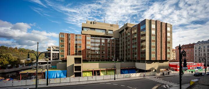 Casa “Zum Schiff”, oggi Hotel Intercontinental – Pařížská 36, Staré Město (Città Vecchia)