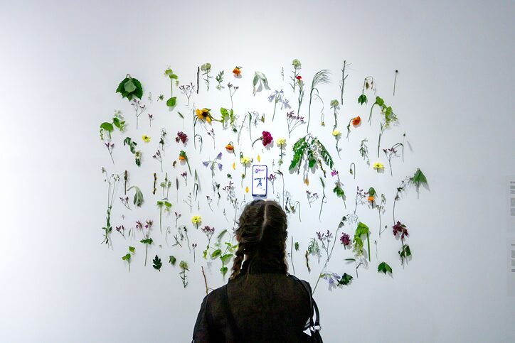 Bild aus der traditionellen Ausstellung ART START: Junge Künstler*innen, die man 2023 auf dem Schirm haben sollte