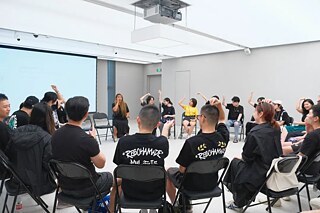 圆形的座椅排列方式促进了参与者之间的交流 | 图片由UCCA尤伦斯当代艺术中心提供
