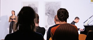 Lisa Magnan und Daniel Bucurescu bei der Aufführung ihres Programms (h)ours