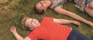 Escena de la película “El niño necesita aire fresco”