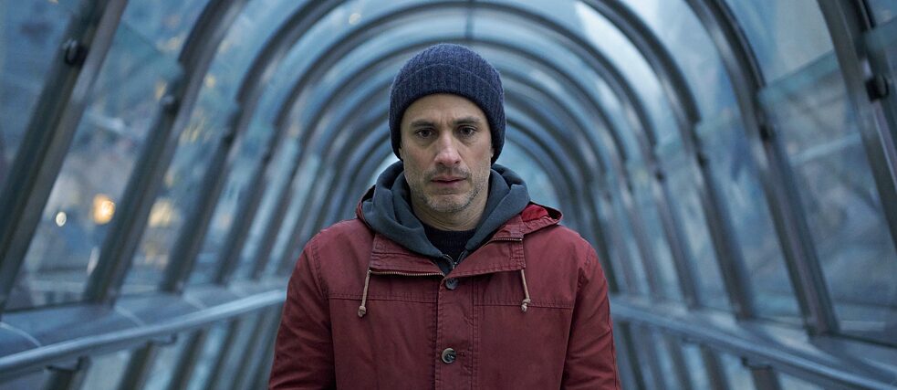 „Another End“. Regie: Piero Messina, mit Gael García Bernal