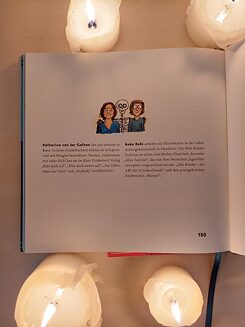 Рорзворот з інформацією про авторок книжки