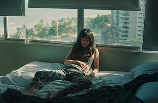 Liao Kai Ro in "Dormir de olhos abertos / Sleep with Your Eyes Open" by Nele Wohlatz