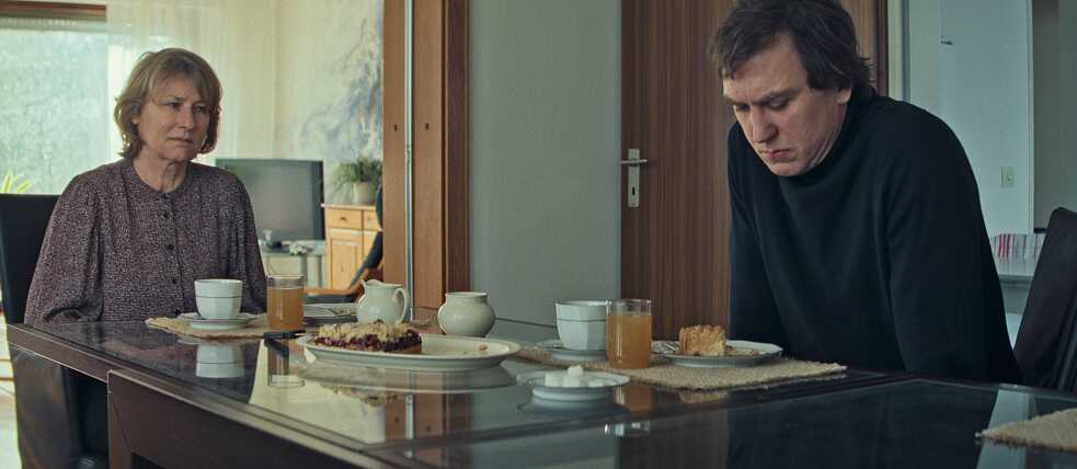 Lars Eidinger and Corinna Harfouch in “Dying” (2024). Director: Matthias Glasner 