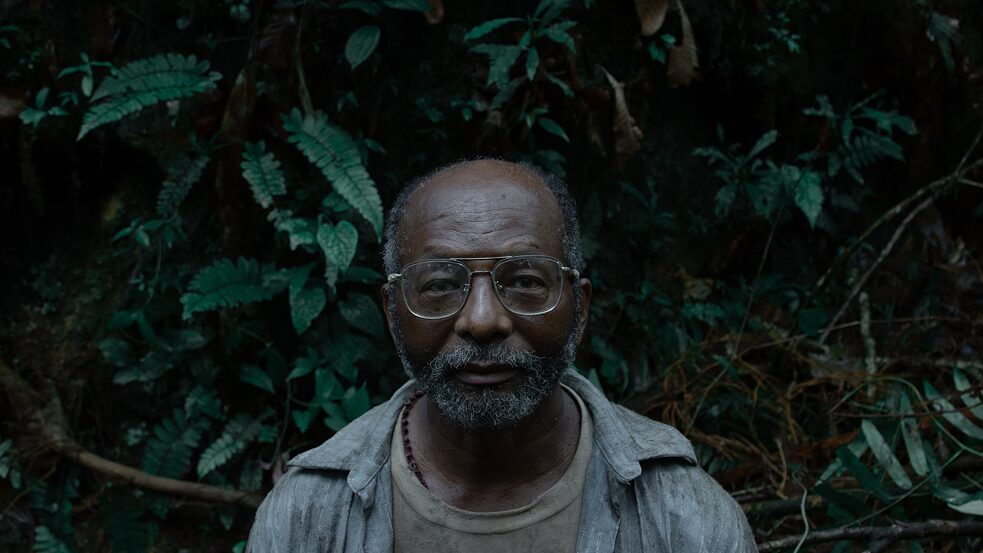 “Yo vi tres luces negras”. Colômbia/México/França/Alemanha, 2024. Direção: Santiago Lozano Álvarez. Na foto: Jesús María Mina. Berlinale, Panorama, 2024. 