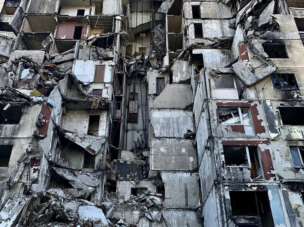 Ein zerstörtes Wohnhaus in der Saltowka-Siedlung in Charkiw.
