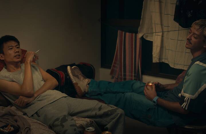 Lu Yang Zong, Nahuel Pérez Biscayart in „Dormir de olhos abertos / Sleep with Your Eyes Open“ von Nele Wohlatz