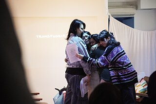 Trans:mission 9 © Die Darsteller (von links nach rechts) Jess, Kak Nina Boo, Bhuvan Daniel und Medli Dorothea Loo während der Show. © Nor Wahidah. Trans:mission 9