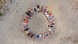 Still from “Inner Grid” workshop performance by Emila Tapprest, ‘Arts of Ecology’ Residency Programme, Błędowska Desert, 2021