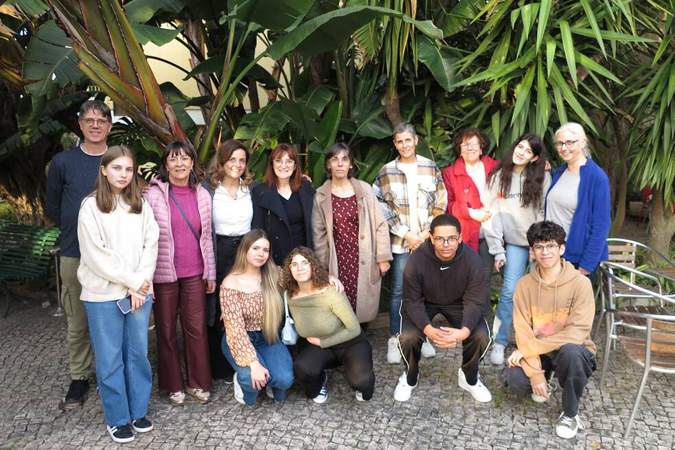 PORTUGAL - Die Gruppe fand sich zum Abschluss der NDO in Lissabon zu einem kurzen Foto-Shooting zusammen und genoss gemeinsam den sonnigen Nachmittag – herzlichen Glückwunsch an Madelena und Matias und vielen Dank an alle Beteiligten!