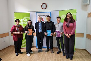 ASERBAIDSCHAN - Die glücklichen Gewinner*innen (1.-3. Platz) der Nationalen Vorunde aus dem Land am Kaukasus.