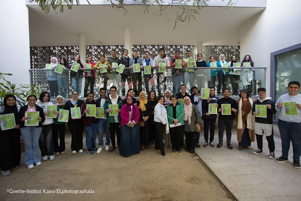 ÄGYPTEN - Rund 30 der besten  Schüler*innen der ersten Online-Etappe beim nationalen Vorentscheid sind bei der zweiten Etappe in Kairo mit einer Ehrenurkunde gewürdigt worden. 