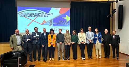 10.04.2024 - Europa piensa Madrid - elecciones europeas - Gruppenfoto mit Amigos