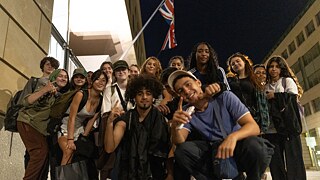 Teilnehmende erkunden gemeinsam London.