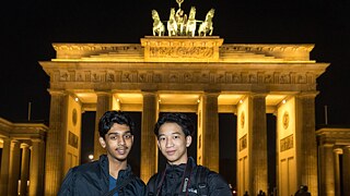 Die Teilnehmenden besuchen die wichtigsten Wahrzeichen der Stadt.