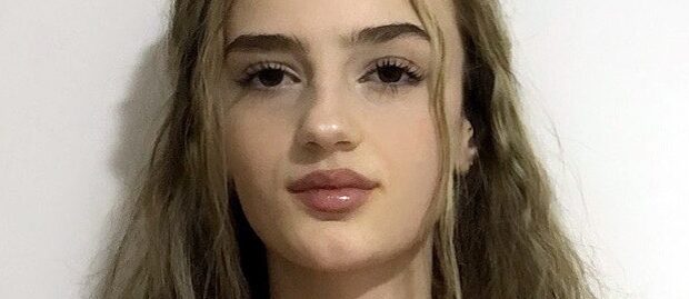 Luna Demolli aus dem Kosovo