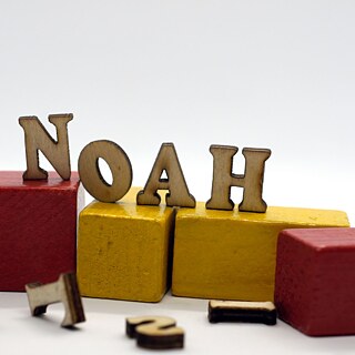 Bild av bokstäver och förnamn: Noah