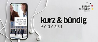 Der Podcast <i>kurz & bündig</i> ist auf allen üblichen Plattformen zu hören.